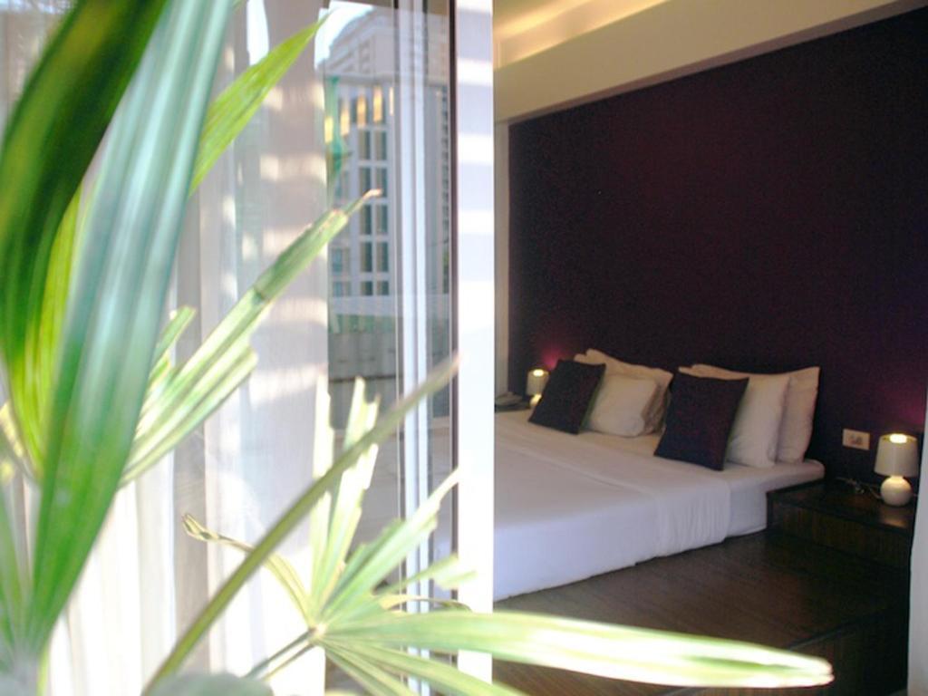 Baan Saladaeng Boutique Guesthouse Банкок Стая снимка