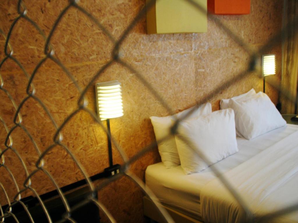 Baan Saladaeng Boutique Guesthouse Банкок Стая снимка
