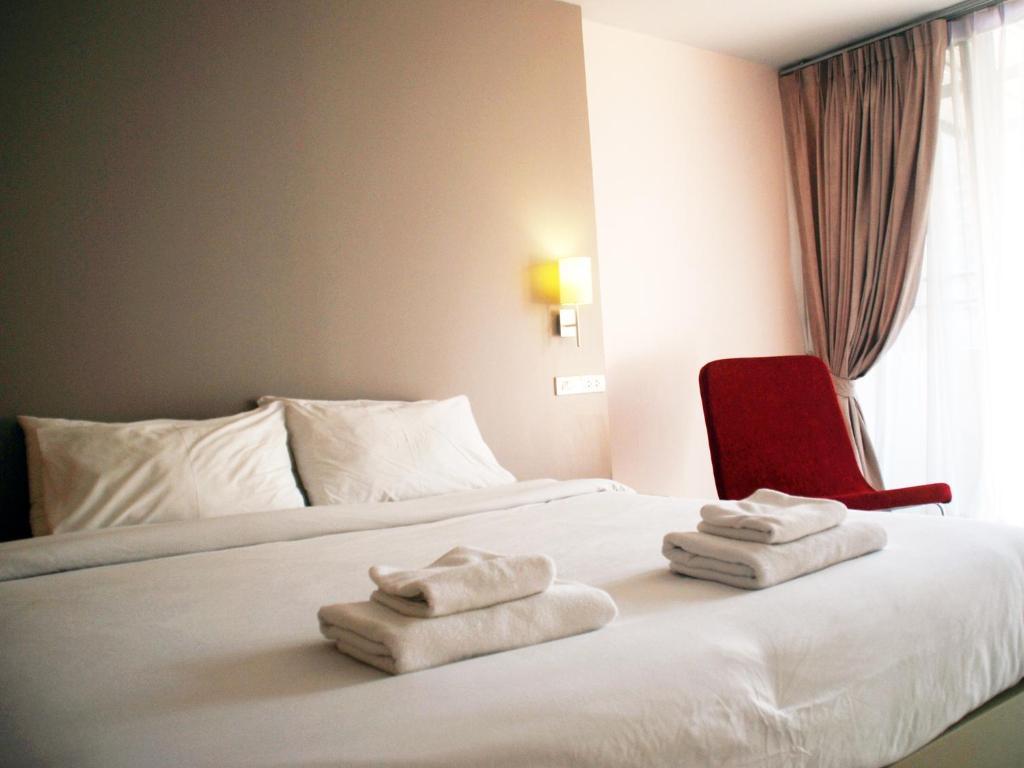Baan Saladaeng Boutique Guesthouse Банкок Стая снимка