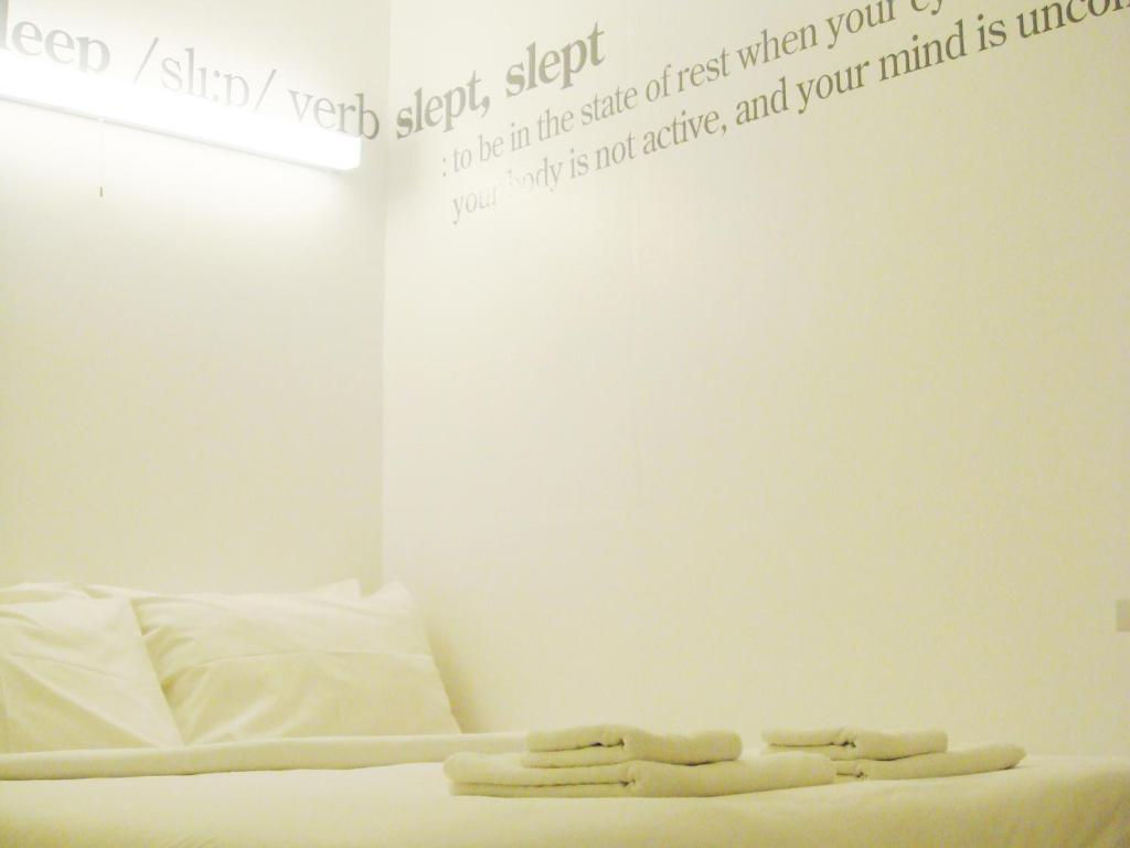 Baan Saladaeng Boutique Guesthouse Банкок Стая снимка