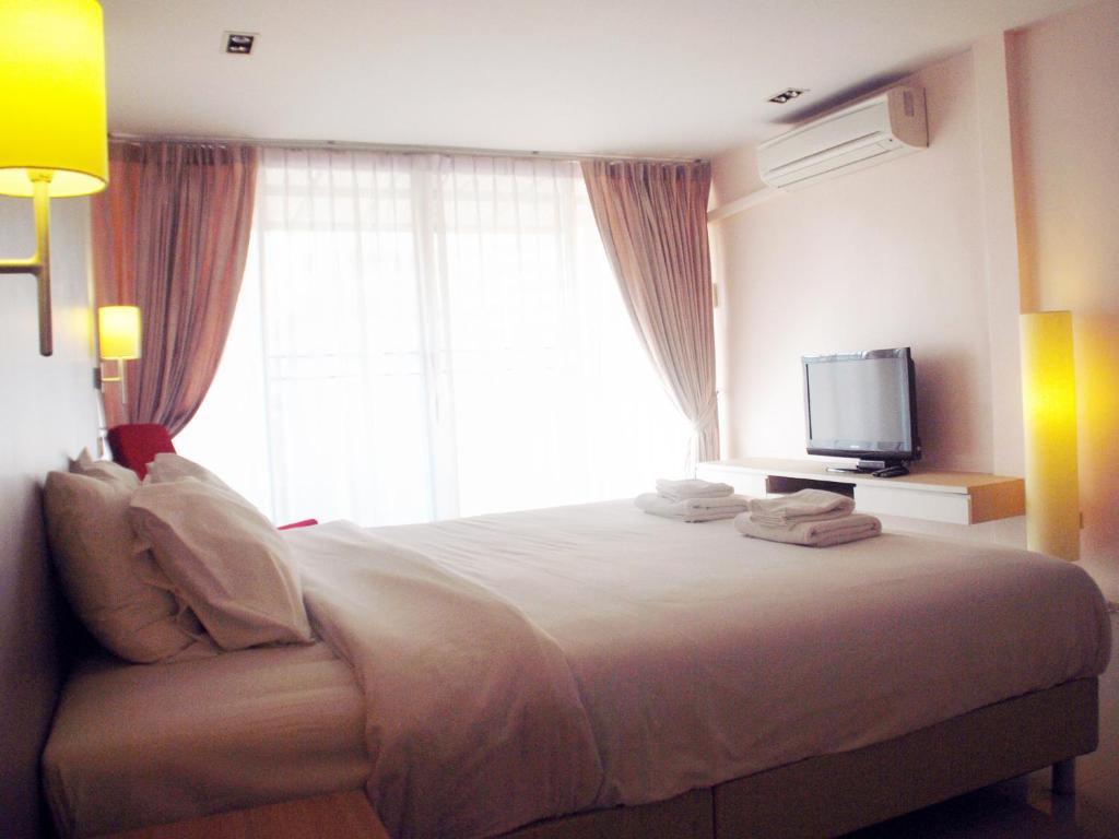 Baan Saladaeng Boutique Guesthouse Банкок Стая снимка