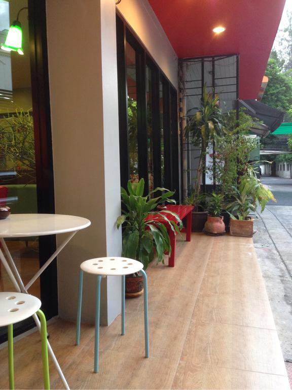 Baan Saladaeng Boutique Guesthouse Банкок Екстериор снимка