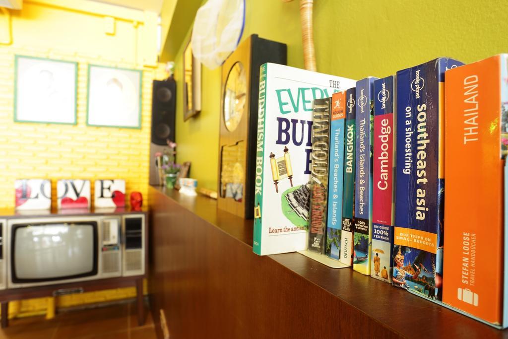 Baan Saladaeng Boutique Guesthouse Банкок Екстериор снимка