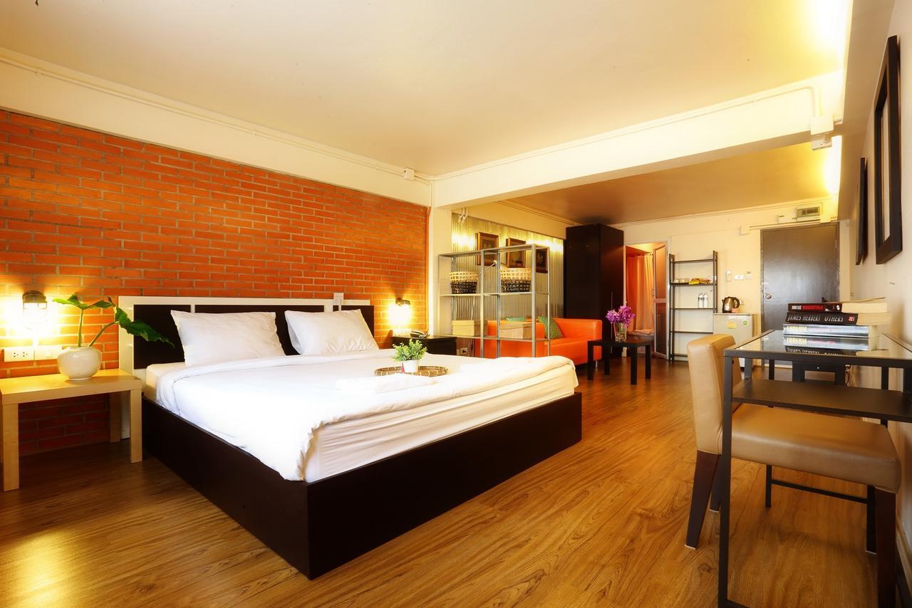 Baan Saladaeng Boutique Guesthouse Банкок Екстериор снимка